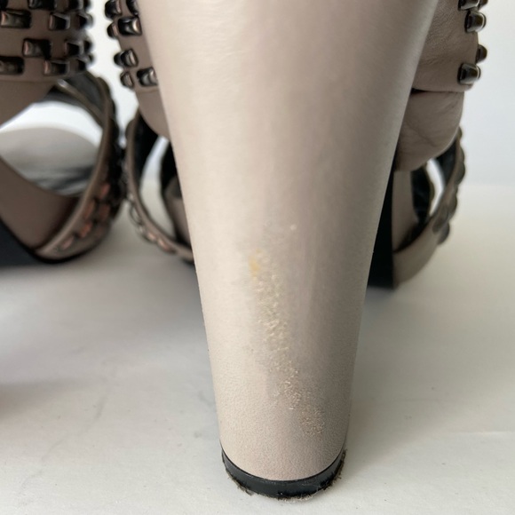 Chic modern Zara strappy and studded block heeled Sandals - Picture 7 of 11